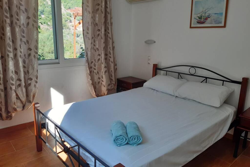 Villa Sunrise With Stunning Views And Private Pool Katokhórion Exteriör bild