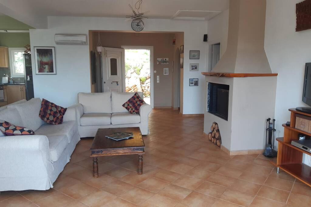 Villa Sunrise With Stunning Views And Private Pool Katokhórion Exteriör bild